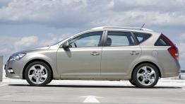 Kia Ceed Kombi 2010 - lewy bok