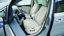 Volkswagen Sharan II (2010) - widok ogólny wnętrza z przodu