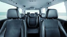Volkswagen Sharan II (2010) - widok ogólny wnętrza z przodu