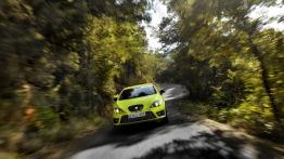 Seat Leon Cupra R 2010 - przód - reflektory włączone