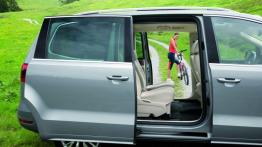 Volkswagen Sharan II (2010) - widok ogólny wnętrza
