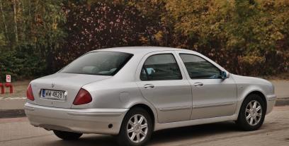 Lancia Lybra Sedan