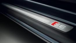 Audi S6 Sedan 2008 - prawe przednie nadkole