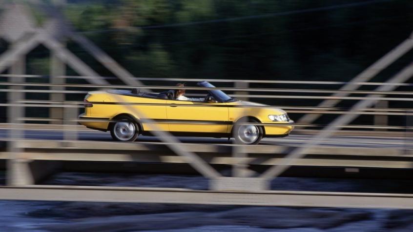 Saab 900