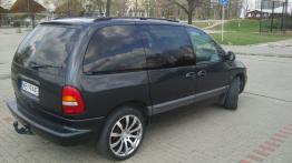 Chrysler Voyager III Minivan 2.4 i 150KM 110kW 1995-2000