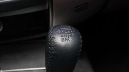 Elegant w gumowcach - Mitsubishi L200