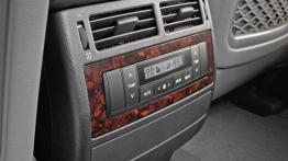 Toyota Land Cruiser 200 - inny element wnętrza z tyłu