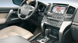 Toyota Land Cruiser 200 - kokpit