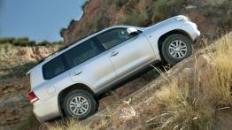 Toyota Land Cruiser 200 - prawy bok