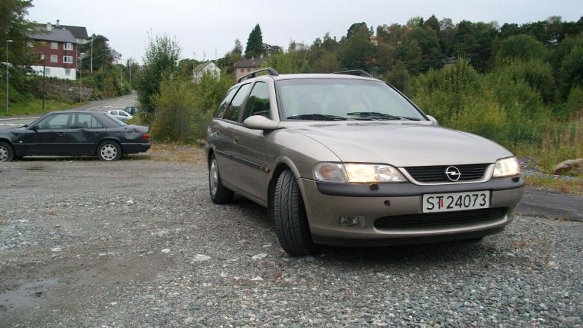 Opel Vectra B Kombi 2.5 V6 170KM 125kW 1996-2000