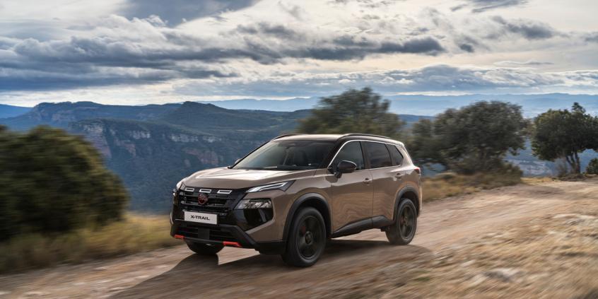 Nissan X-Trail 2026 po liftingu. Google na pokładzie i technologia "przezroczystej maski"