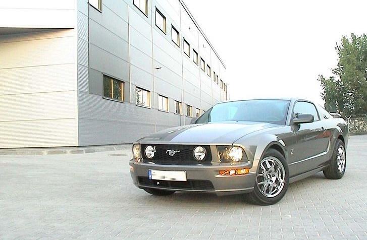 Ford Mustang V Coupe 4.6 i V8 GT 304KM 224kW 2004-2014