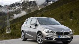 BMW 225i Active Tourer (2014) - widok z przodu