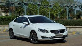 Volvo S60L (2014) - widok z przodu
