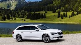 Skoda Superb III Combi (2015) - prawy bok