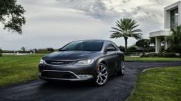 Chrysler 200C (2015) - widok z przodu