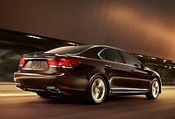 Lexus LS IV Sedan L Facelifting 600h 445KM 327kW od 2016