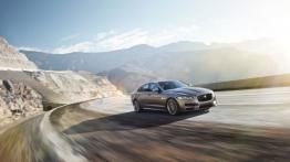 Jaguar XF II 2.0d R-Sport (2016) - widok z przodu