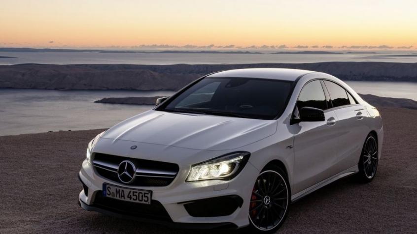 Mercedes CLA C117 Coupe AMG 2.0 45 AMG 381KM 280kW 2015-2016
