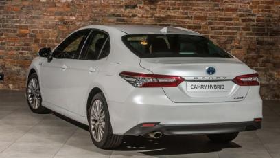 Toyota Camry Hybrid (2018)