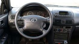 Oczy szeroko zamknięte - Toyota Corolla VIII (E11) (1997-2001)