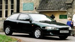 Mitsubishi Colt 2001 - prawy bok