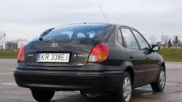 Oczy szeroko zamknięte - Toyota Corolla VIII (E11) (1997-2001)