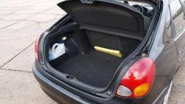 Oczy szeroko zamknięte - Toyota Corolla VIII (E11) (1997-2001)