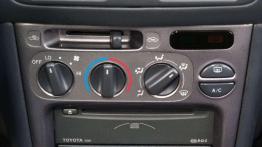 Oczy szeroko zamknięte - Toyota Corolla VIII (E11) (1997-2001)