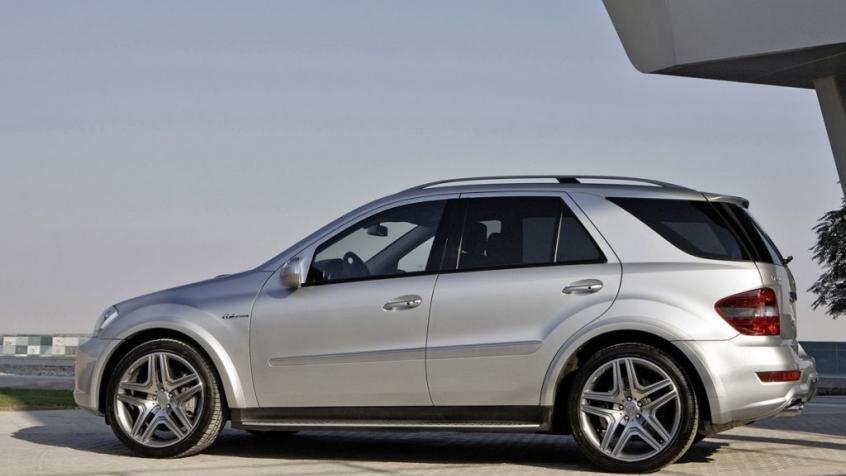 Mercedes Klasa M W164 Off-roader Facelifting AMG 6.2 V8 (63 AMG) 510KM 375kW 2008-2011