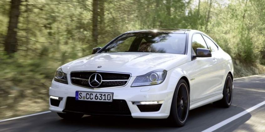 Mercedes C63 AMG Coupe 2012