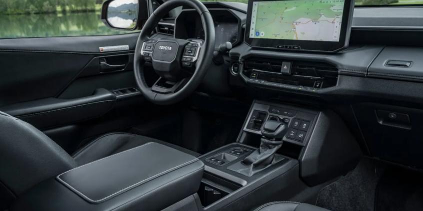 Nowa Toyota Hilux debiutuje w Polsce. Diesel 204 KM i elektryk w jednej gamie