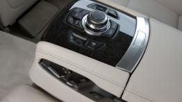 BMW Seria 7 L  F02 - inny element wnętrza z tyłu