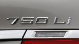 BMW Seria 7 L  F02 - emblemat