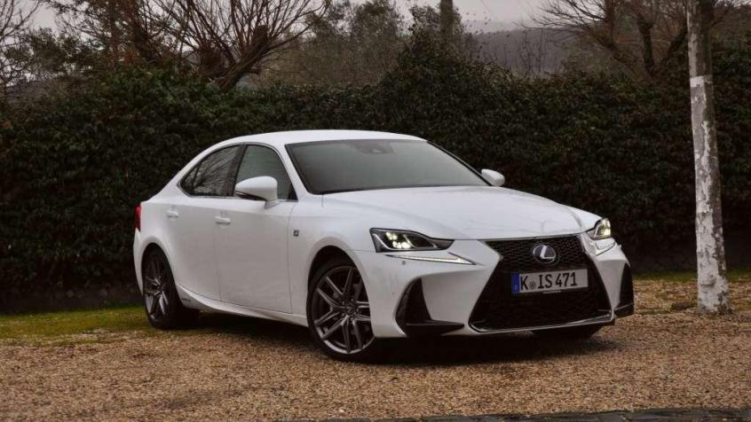 Lexus IS III Sedan Facelifting 300h 223KM 164kW 2016-2020