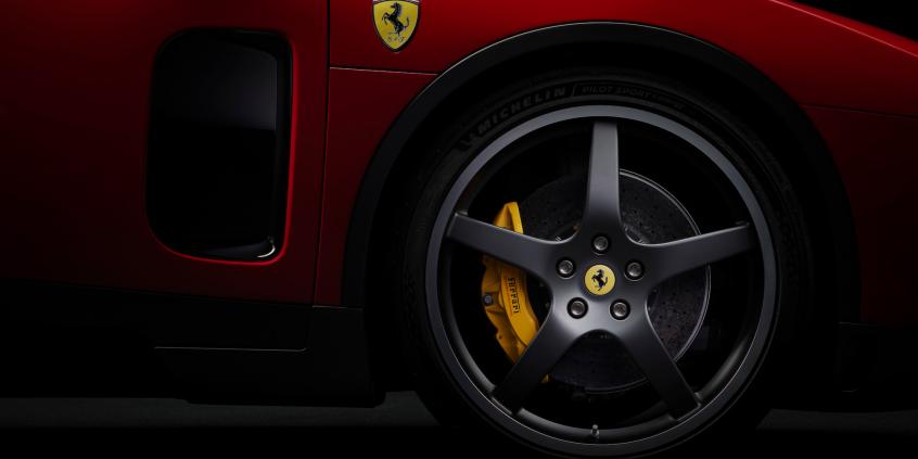 Tak wyglądałby samochód od Apple. Premiera elektrycznego Ferrari Luce dzieli fanów marki