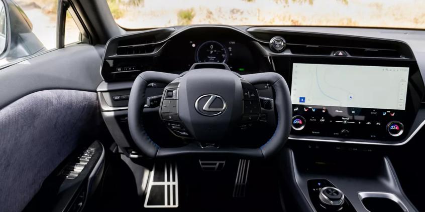 Nowy Lexus RZ zaskakuje po liftingu. Wolant zamiast kierownicy i większy zasięg