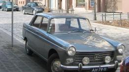 Peugeot 404 - widok z przodu