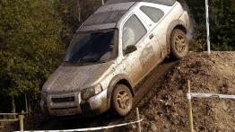 Land Rover Freelander 2004 - widok z przodu