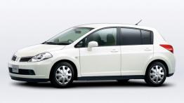 Nissan Tiida 2004 - lewy bok