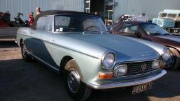 Peugeot 404 - widok z przodu