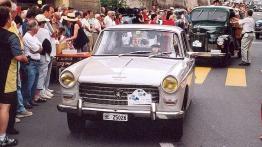 Peugeot 404 - widok z przodu