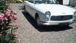 Peugeot 404 - widok z przodu