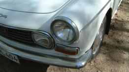 Peugeot 404 - lewy przedni reflektor - wyłączony