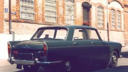 Peugeot 404 - prawy bok