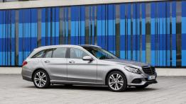 Mercedes klasy C 350 Plug-In Hybrid kombi (S 205) - prawy bok