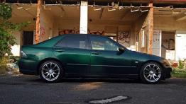 Japońskie BMW - Lexus IS (1999-2005)