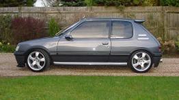 Peugeot 205 - lewy bok