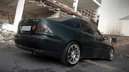 Japońskie BMW - Lexus IS (1999-2005)