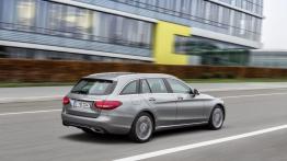 Mercedes klasy C 350 Plug-In Hybrid kombi (S 205) - widok z tyłu
